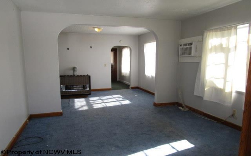 611 B Main Street, Elkins, West Virginia 26241, 2 Bedrooms Bedrooms, 4 Rooms Rooms,1 BathroomBathrooms,Single Family Detached,For Sale,Main,10163327