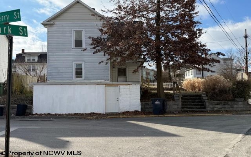 200 Cherry Street, Morgantown, West Virginia 26501, 4 Bedrooms Bedrooms, 6 Rooms Rooms,1 BathroomBathrooms,Single Family Detached,For Sale,Cherry,10163330