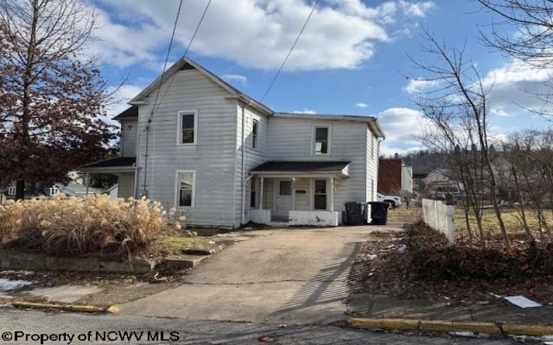 200 Cherry Street, Morgantown, West Virginia 26501, 4 Bedrooms Bedrooms, 6 Rooms Rooms,1 BathroomBathrooms,Single Family Detached,For Sale,Cherry,10163330
