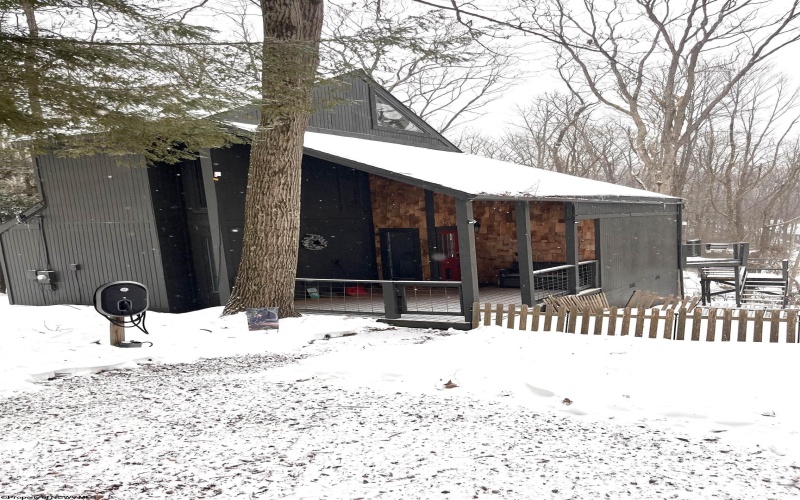 952 Rhododendron Drive, Terra Alta, West Virginia 26764, 2 Bedrooms Bedrooms, 7 Rooms Rooms,2 BathroomsBathrooms,Single Family Detached,For Sale,Rhododendron,10163343