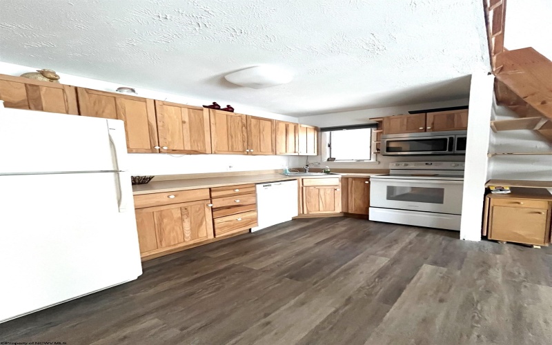 952 Rhododendron Drive, Terra Alta, West Virginia 26764, 2 Bedrooms Bedrooms, 7 Rooms Rooms,2 BathroomsBathrooms,Single Family Detached,For Sale,Rhododendron,10163343