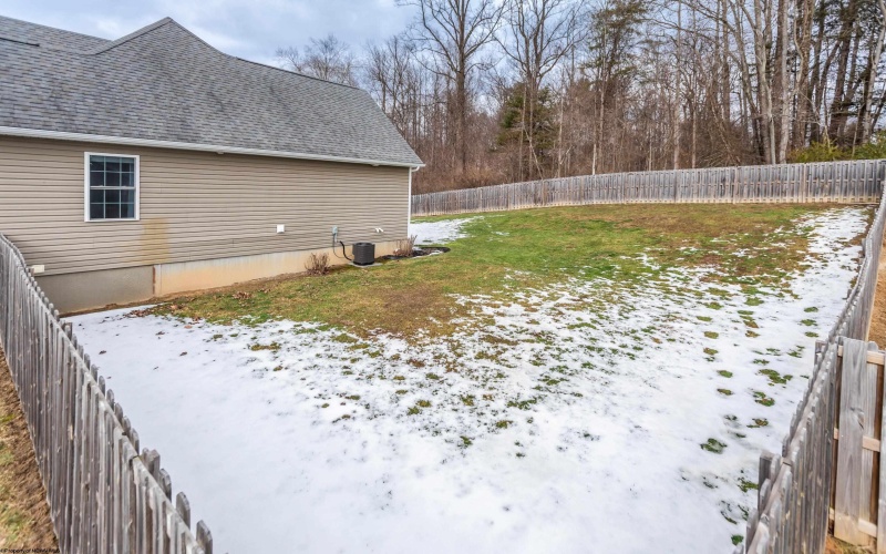 55 Augusta Pines Drive, Fairmont, West Virginia 26554, 4 Bedrooms Bedrooms, 9 Rooms Rooms,4 BathroomsBathrooms,Single Family Detached,For Sale,Augusta Pines,10163338