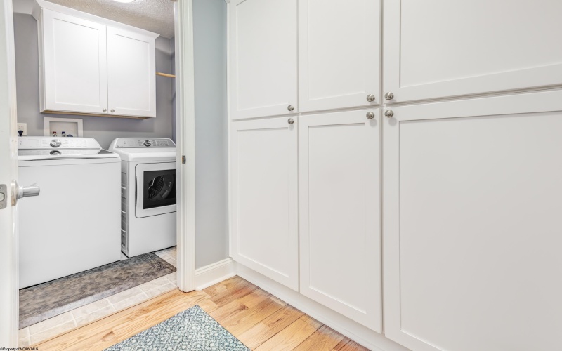 55 Augusta Pines Drive, Fairmont, West Virginia 26554, 4 Bedrooms Bedrooms, 9 Rooms Rooms,4 BathroomsBathrooms,Single Family Detached,For Sale,Augusta Pines,10163338