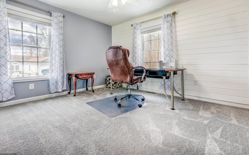 55 Augusta Pines Drive, Fairmont, West Virginia 26554, 4 Bedrooms Bedrooms, 9 Rooms Rooms,4 BathroomsBathrooms,Single Family Detached,For Sale,Augusta Pines,10163338