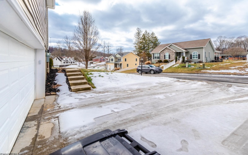 55 Augusta Pines Drive, Fairmont, West Virginia 26554, 4 Bedrooms Bedrooms, 9 Rooms Rooms,4 BathroomsBathrooms,Single Family Detached,For Sale,Augusta Pines,10163338