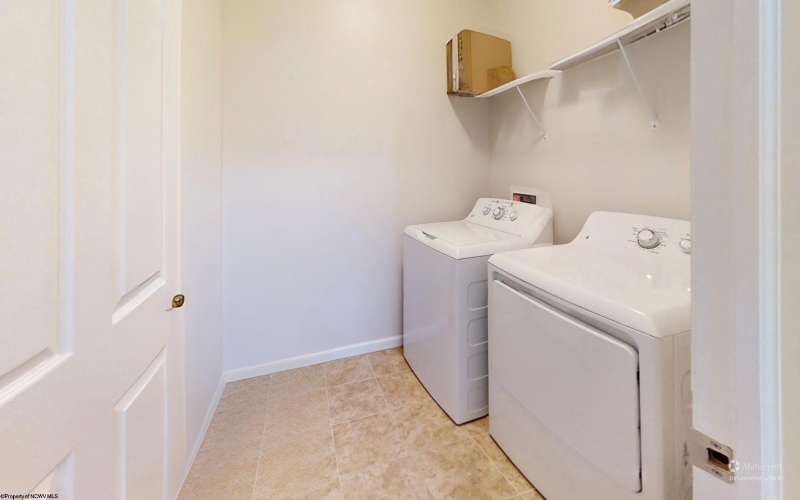 231 Woodbury Drive, Fairmont, West Virginia 26554, 3 Bedrooms Bedrooms, 6 Rooms Rooms,2 BathroomsBathrooms,Single Family Detached,For Sale,Woodbury,10163346