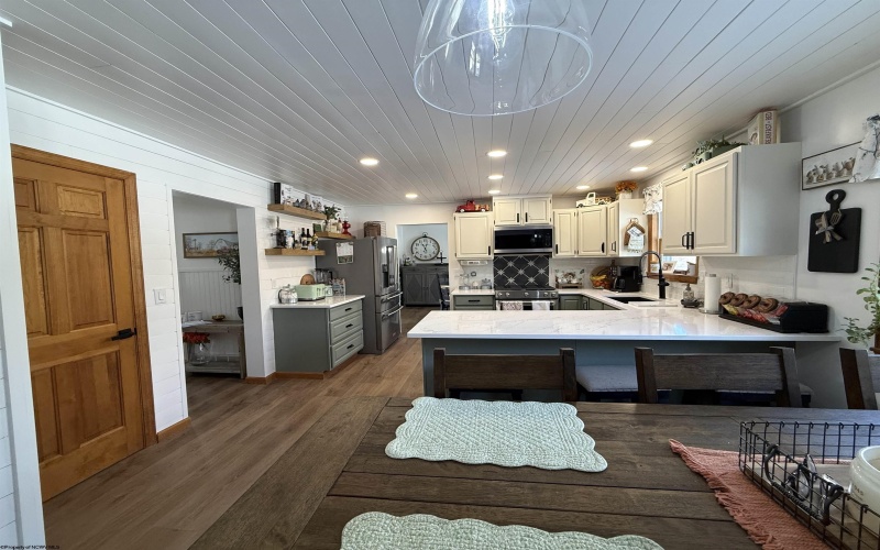 280 Deerfield Circle, Kingwood, West Virginia 26537, 4 Bedrooms Bedrooms, 12 Rooms Rooms,3 BathroomsBathrooms,Single Family Detached,For Sale,Deerfield,10163344