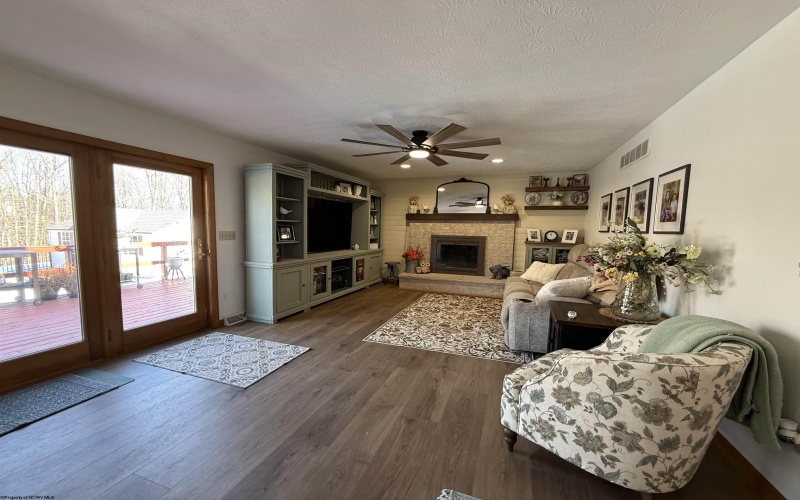 280 Deerfield Circle, Kingwood, West Virginia 26537, 4 Bedrooms Bedrooms, 12 Rooms Rooms,3 BathroomsBathrooms,Single Family Detached,For Sale,Deerfield,10163344