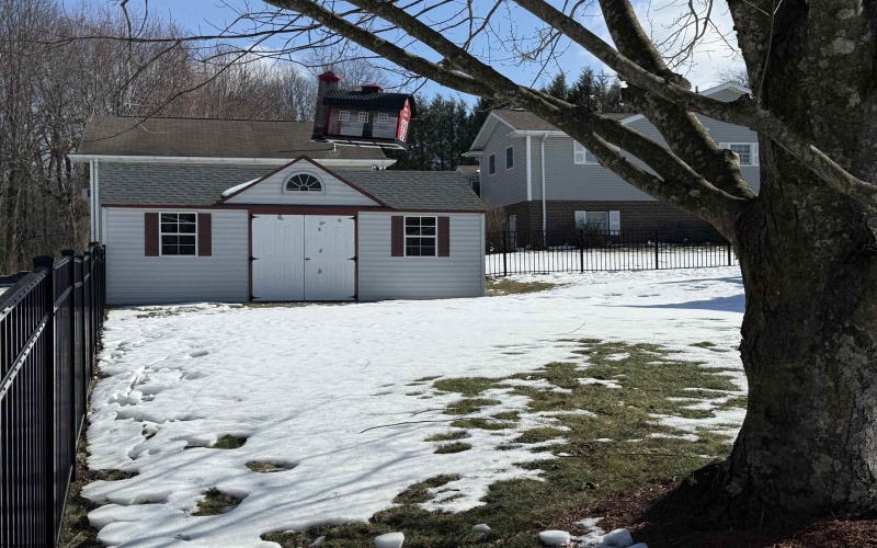 280 Deerfield Circle, Kingwood, West Virginia 26537, 4 Bedrooms Bedrooms, 12 Rooms Rooms,3 BathroomsBathrooms,Single Family Detached,For Sale,Deerfield,10163344