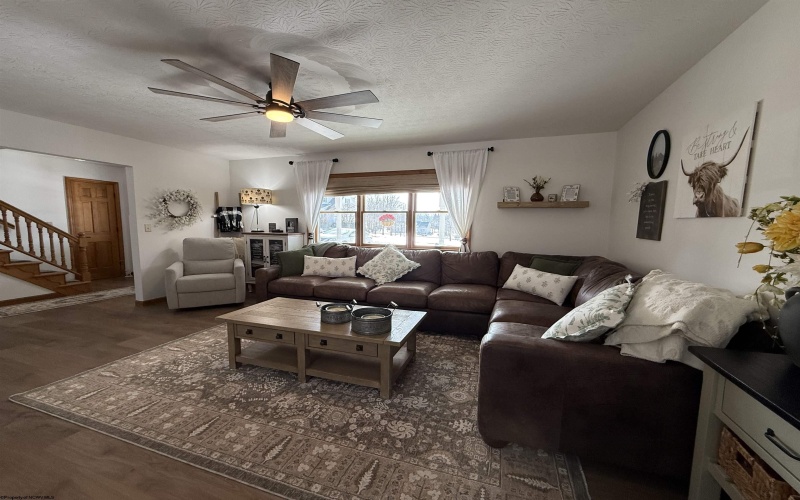 280 Deerfield Circle, Kingwood, West Virginia 26537, 4 Bedrooms Bedrooms, 12 Rooms Rooms,3 BathroomsBathrooms,Single Family Detached,For Sale,Deerfield,10163344