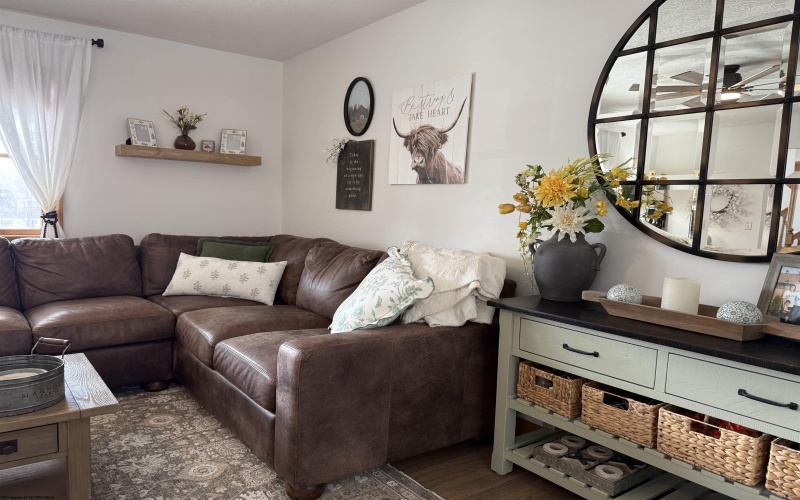 280 Deerfield Circle, Kingwood, West Virginia 26537, 4 Bedrooms Bedrooms, 12 Rooms Rooms,3 BathroomsBathrooms,Single Family Detached,For Sale,Deerfield,10163344