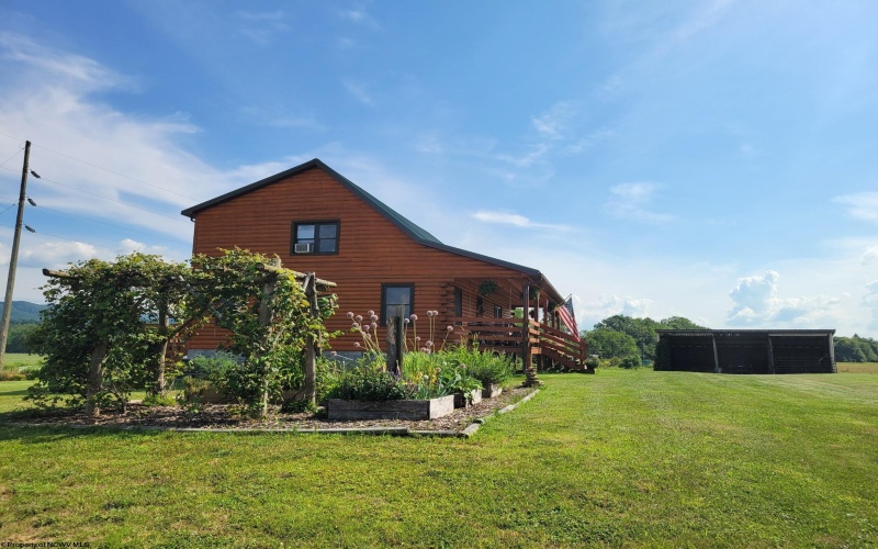 257 Marcus Rennix Road, Valley Bend, West Virginia 26293, 2 Bedrooms Bedrooms, 8 Rooms Rooms,2 BathroomsBathrooms,Single Family Detached,For Sale,Marcus Rennix,10163350