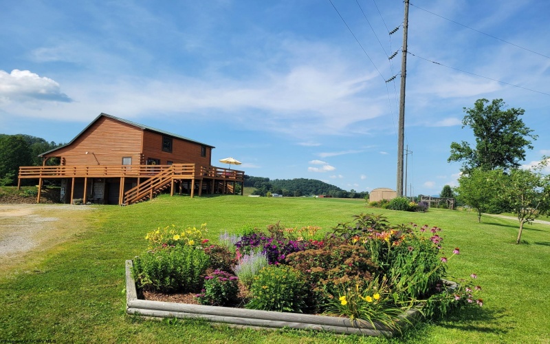 257 Marcus Rennix Road, Valley Bend, West Virginia 26293, 2 Bedrooms Bedrooms, 8 Rooms Rooms,2 BathroomsBathrooms,Single Family Detached,For Sale,Marcus Rennix,10163350