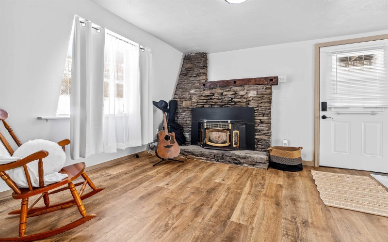 163 Sandy Acres Drive, Bruceton Mills, West Virginia 26525, 3 Bedrooms Bedrooms, 6 Rooms Rooms,1 BathroomBathrooms,Single Family Detached,For Sale,Sandy Acres,10163361