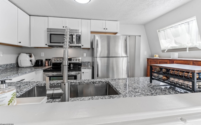 163 Sandy Acres Drive, Bruceton Mills, West Virginia 26525, 3 Bedrooms Bedrooms, 6 Rooms Rooms,1 BathroomBathrooms,Single Family Detached,For Sale,Sandy Acres,10163361