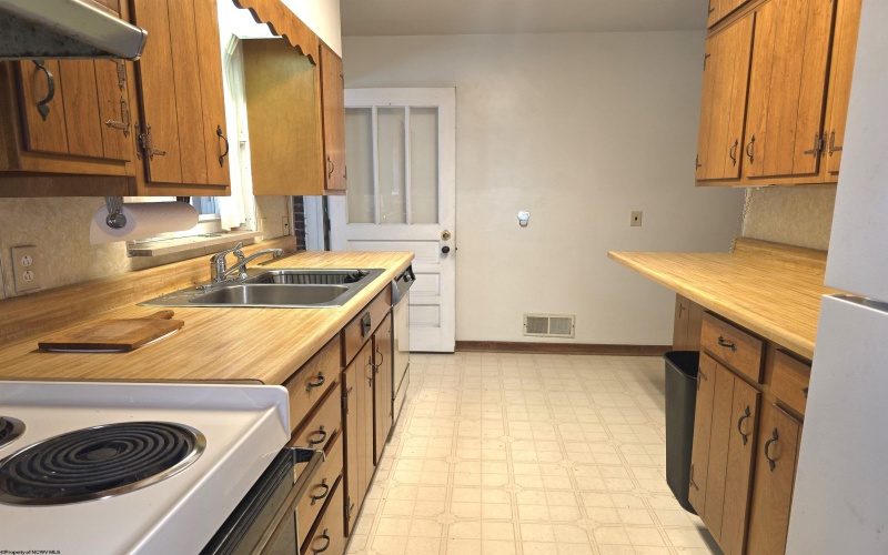 116 Price Street, Kingwood, West Virginia 26537, 3 Bedrooms Bedrooms, 7 Rooms Rooms,2 BathroomsBathrooms,Single Family Detached,For Sale,Price,10160989