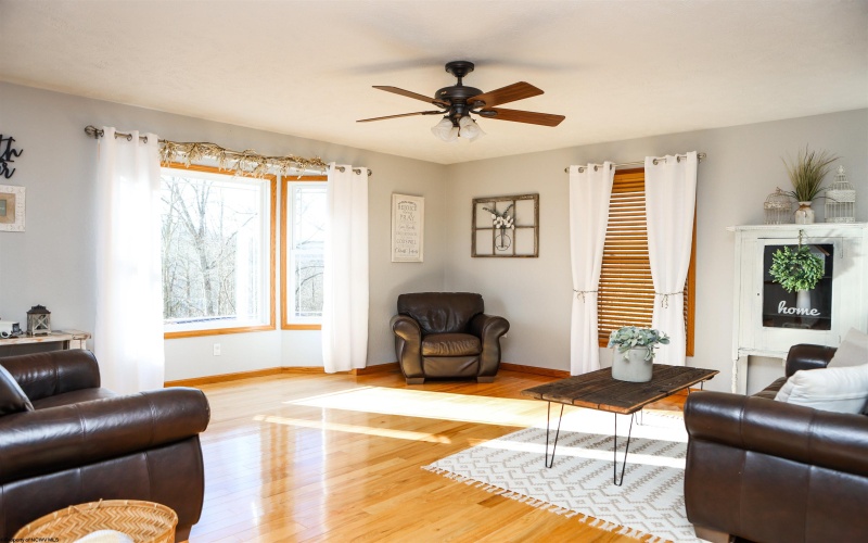 981 Barbour Pike, Mount Clare, West Virginia 26408, 4 Bedrooms Bedrooms, 9 Rooms Rooms,3 BathroomsBathrooms,Single Family Detached,For Sale,Barbour,10163354 981 Barbour Pike, Mount Clare, West Virginia 26408, 4 Bedrooms Bedrooms, 9 Rooms Rooms,3 BathroomsBathrooms,Single Family Detached,For Sale,Barbour,10163354