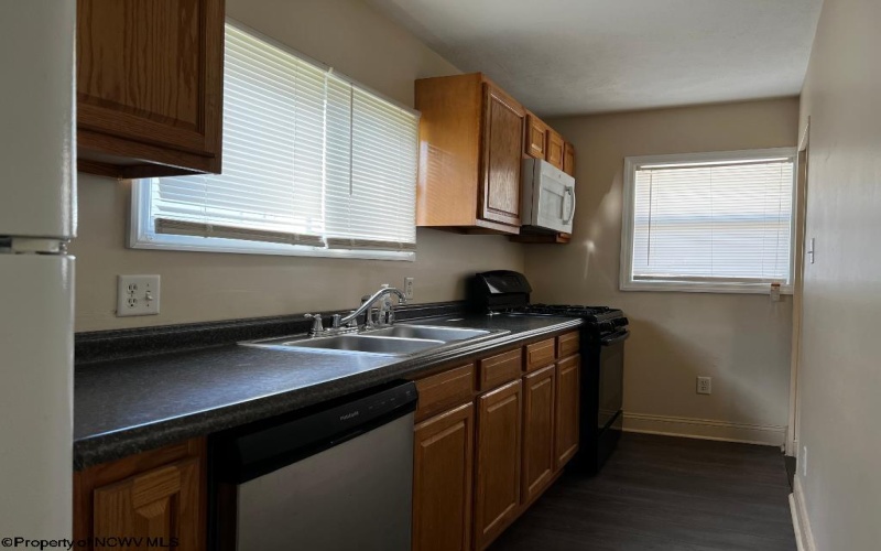 215 Western Avenue, Westover, West Virginia 26501, 2 Bedrooms Bedrooms, 5 Rooms Rooms,1 BathroomBathrooms,Single Family Detached,For Sale,Western,10161895