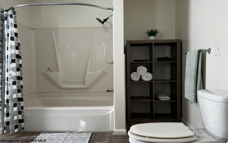 215 Western Avenue, Westover, West Virginia 26501, 2 Bedrooms Bedrooms, 5 Rooms Rooms,1 BathroomBathrooms,Single Family Detached,For Sale,Western,10161895