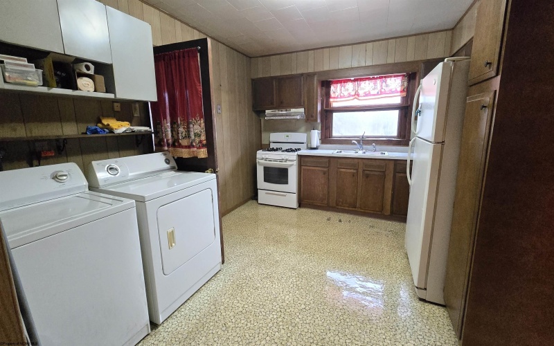 7419 Union Road, Philippi, West Virginia 26416-8126, 3 Bedrooms Bedrooms, 9 Rooms Rooms,1 BathroomBathrooms,Single Family Detached,For Sale,Union,10163362