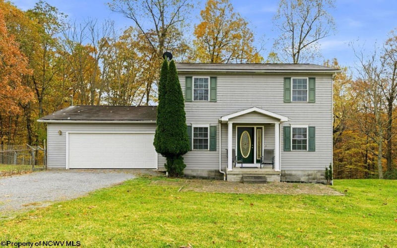 46 Oakridge Lane, Bridgeport, West Virginia 26330-0000, 3 Bedrooms Bedrooms, 6 Rooms Rooms,2 BathroomsBathrooms,Single Family Detached,For Sale,Oakridge,10163372