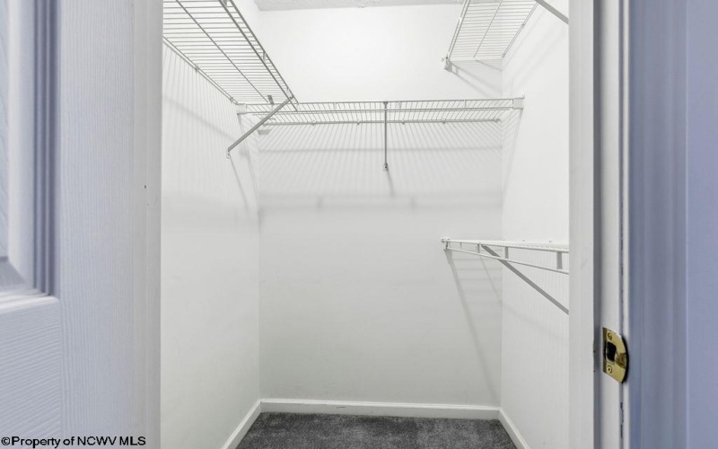 46 Oakridge Lane, Bridgeport, West Virginia 26330-0000, 3 Bedrooms Bedrooms, 6 Rooms Rooms,2 BathroomsBathrooms,Single Family Detached,For Sale,Oakridge,10163372