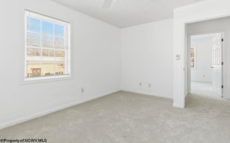 46 Oakridge Lane, Bridgeport, West Virginia 26330-0000, 3 Bedrooms Bedrooms, 6 Rooms Rooms,2 BathroomsBathrooms,Single Family Detached,For Sale,Oakridge,10163372