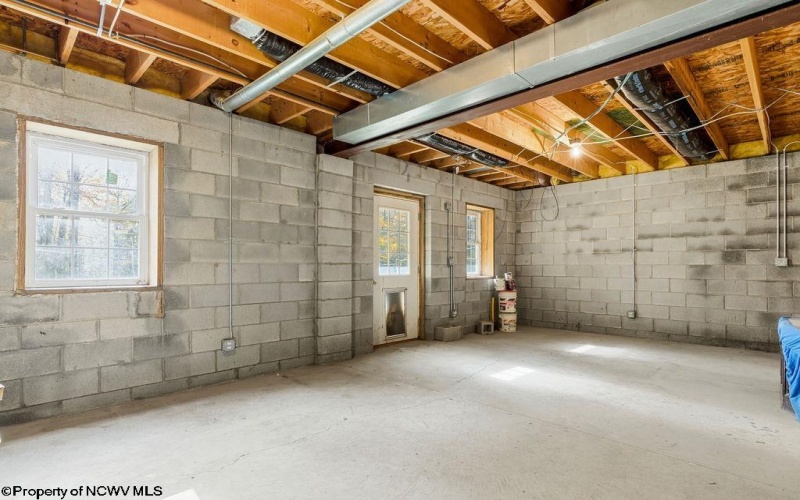 46 Oakridge Lane, Bridgeport, West Virginia 26330-0000, 3 Bedrooms Bedrooms, 6 Rooms Rooms,2 BathroomsBathrooms,Single Family Detached,For Sale,Oakridge,10163372