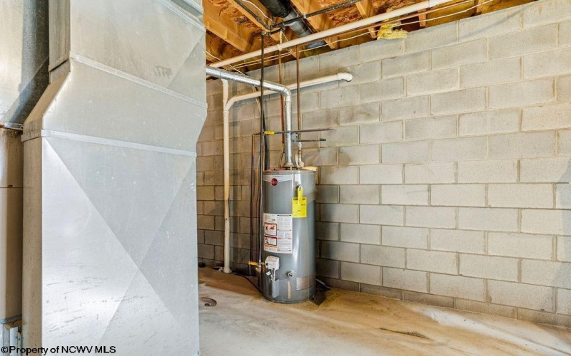 46 Oakridge Lane, Bridgeport, West Virginia 26330-0000, 3 Bedrooms Bedrooms, 6 Rooms Rooms,2 BathroomsBathrooms,Single Family Detached,For Sale,Oakridge,10163372