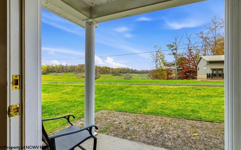 46 Oakridge Lane, Bridgeport, West Virginia 26330-0000, 3 Bedrooms Bedrooms, 6 Rooms Rooms,2 BathroomsBathrooms,Single Family Detached,For Sale,Oakridge,10163372