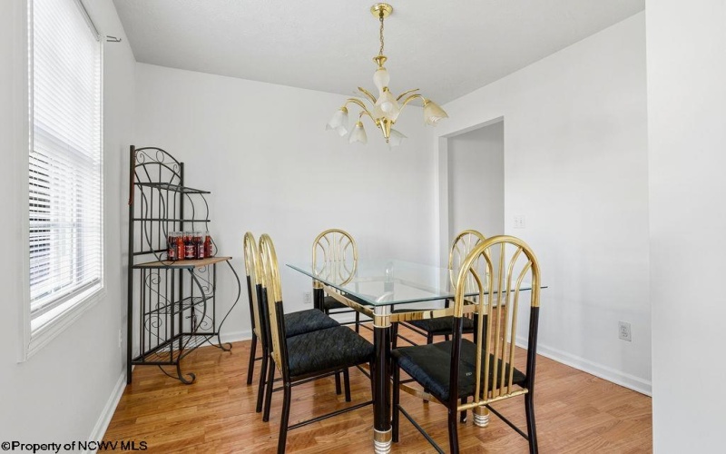 46 Oakridge Lane, Bridgeport, West Virginia 26330-0000, 3 Bedrooms Bedrooms, 6 Rooms Rooms,2 BathroomsBathrooms,Single Family Detached,For Sale,Oakridge,10163372