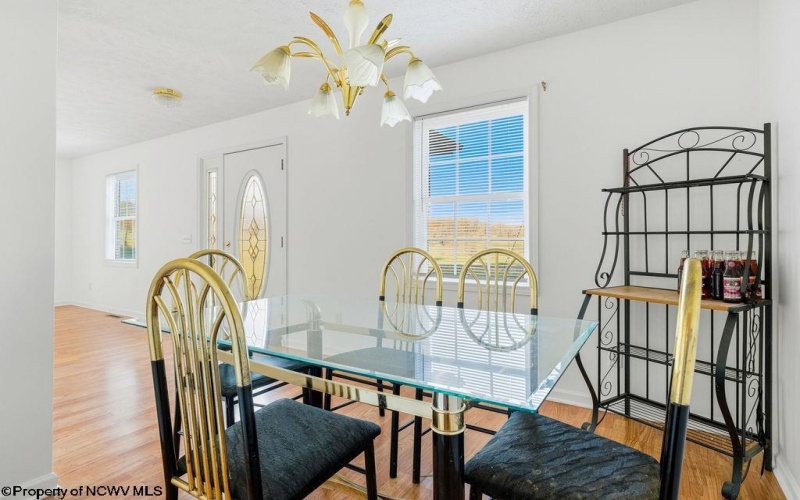 46 Oakridge Lane, Bridgeport, West Virginia 26330-0000, 3 Bedrooms Bedrooms, 6 Rooms Rooms,2 BathroomsBathrooms,Single Family Detached,For Sale,Oakridge,10163372