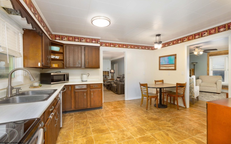 219 Albright Road, Kingwood, West Virginia 26537, 3 Bedrooms Bedrooms, 7 Rooms Rooms,2 BathroomsBathrooms,Single Family Detached,For Sale,Albright,10163367