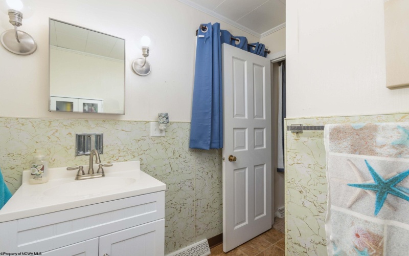 219 Albright Road, Kingwood, West Virginia 26537, 3 Bedrooms Bedrooms, 7 Rooms Rooms,2 BathroomsBathrooms,Single Family Detached,For Sale,Albright,10163367