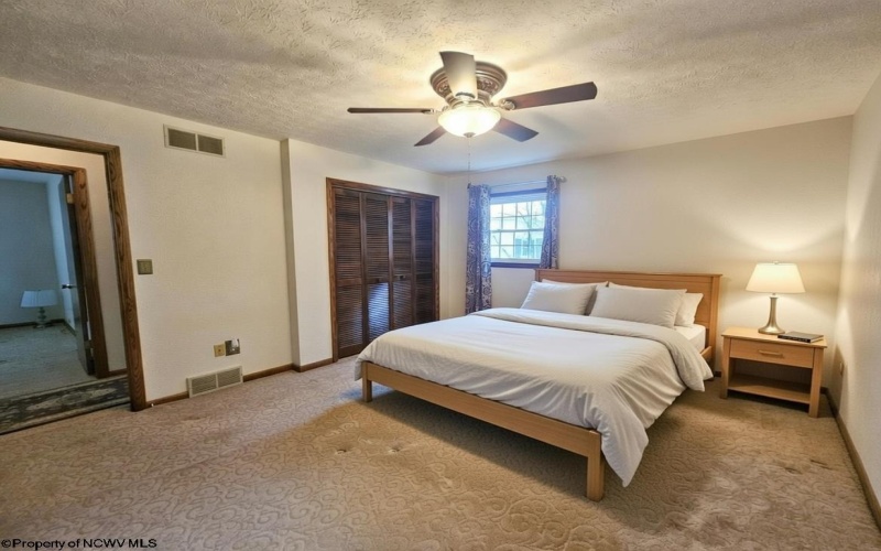 227 Meadowcrest Lane, Bridgeport, West Virginia 26330, 3 Bedrooms Bedrooms, 7 Rooms Rooms,2 BathroomsBathrooms,Single Family Detached,For Sale,Meadowcrest,10163371