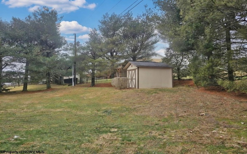 227 Meadowcrest Lane, Bridgeport, West Virginia 26330, 3 Bedrooms Bedrooms, 7 Rooms Rooms,2 BathroomsBathrooms,Single Family Detached,For Sale,Meadowcrest,10163371