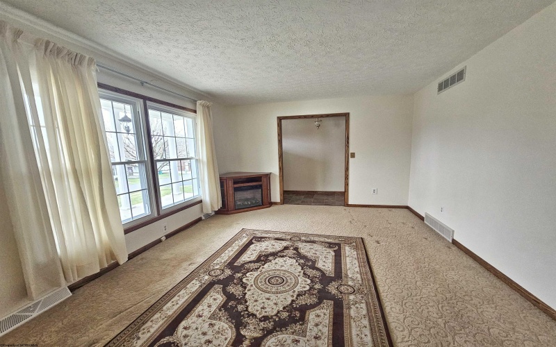 227 Meadowcrest Lane, Bridgeport, West Virginia 26330, 3 Bedrooms Bedrooms, 7 Rooms Rooms,2 BathroomsBathrooms,Single Family Detached,For Sale,Meadowcrest,10163371