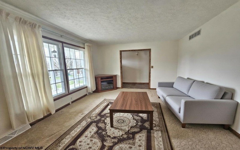 227 Meadowcrest Lane, Bridgeport, West Virginia 26330, 3 Bedrooms Bedrooms, 7 Rooms Rooms,2 BathroomsBathrooms,Single Family Detached,For Sale,Meadowcrest,10163371