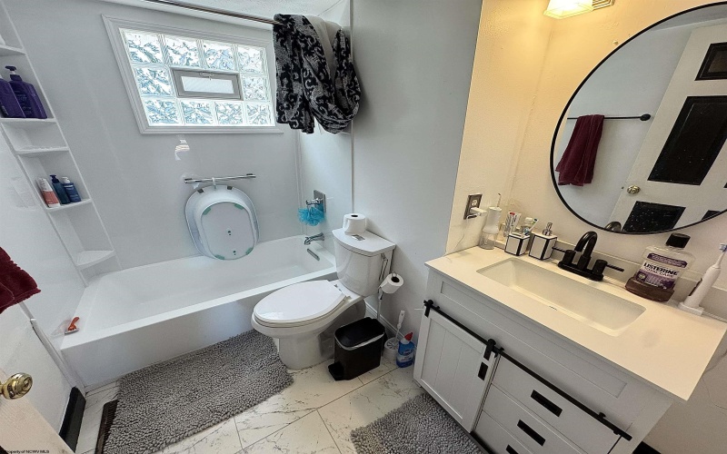 122 Parkview Drive, Westover, West Virginia 26501, 3 Bedrooms Bedrooms, 6 Rooms Rooms,1 BathroomBathrooms,Single Family Detached,For Sale,Parkview,10161128