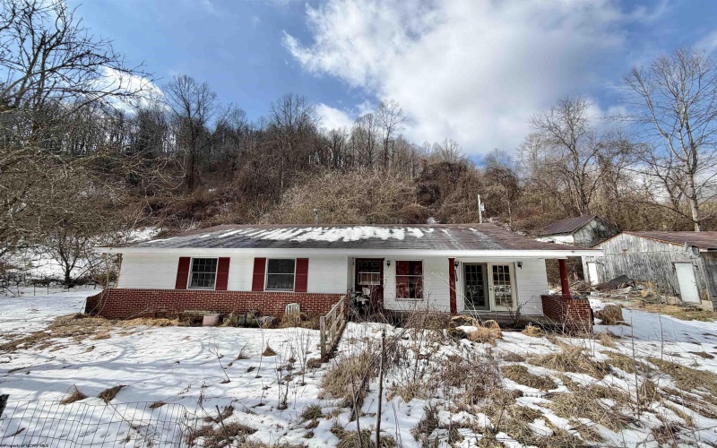 3938 Saint Clara Road, Alum Bridge, West Virginia 26321, 4 Bedrooms Bedrooms, 7 Rooms Rooms,2 BathroomsBathrooms,Single Family Detached,For Sale,Saint Clara,10163370