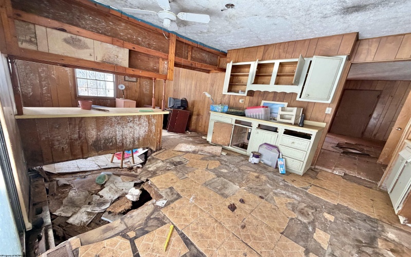 3938 Saint Clara Road, Alum Bridge, West Virginia 26321, 4 Bedrooms Bedrooms, 7 Rooms Rooms,2 BathroomsBathrooms,Single Family Detached,For Sale,Saint Clara,10163370