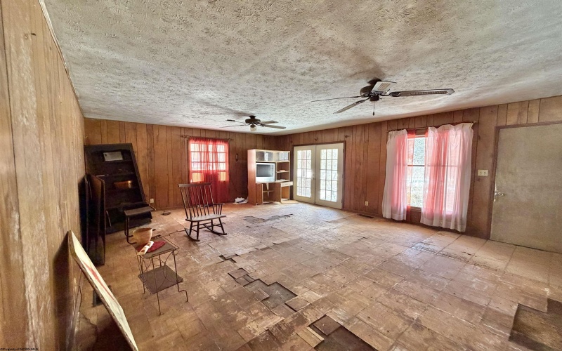 3938 Saint Clara Road, Alum Bridge, West Virginia 26321, 4 Bedrooms Bedrooms, 7 Rooms Rooms,2 BathroomsBathrooms,Single Family Detached,For Sale,Saint Clara,10163370