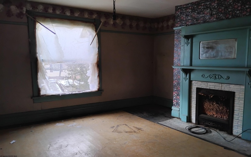 620 Park Avenue, Fairmont, West Virginia 26554, 3 Bedrooms Bedrooms, 8 Rooms Rooms,1 BathroomBathrooms,Single Family Detached,For Sale,Park,10163378