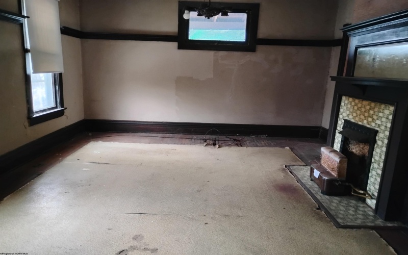 620 Park Avenue, Fairmont, West Virginia 26554, 3 Bedrooms Bedrooms, 8 Rooms Rooms,1 BathroomBathrooms,Single Family Detached,For Sale,Park,10163378