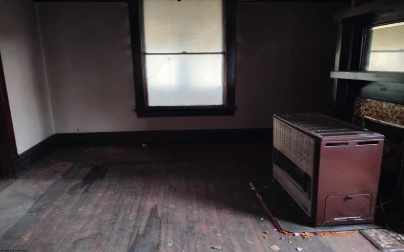 620 Park Avenue, Fairmont, West Virginia 26554, 3 Bedrooms Bedrooms, 8 Rooms Rooms,1 BathroomBathrooms,Single Family Detached,For Sale,Park,10163378