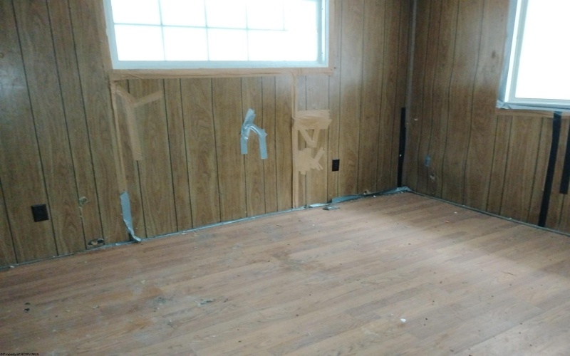 2291 Locust Avenue, Fairmont, West Virginia 26554, 2 Bedrooms Bedrooms, 5 Rooms Rooms,1 BathroomBathrooms,Single Family Detached,For Sale,Locust,10163379