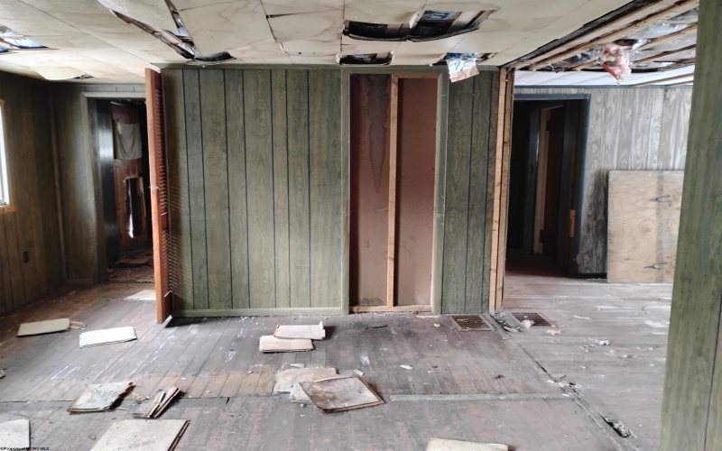 2291 Locust Avenue, Fairmont, West Virginia 26554, 2 Bedrooms Bedrooms, 5 Rooms Rooms,1 BathroomBathrooms,Single Family Detached,For Sale,Locust,10163379