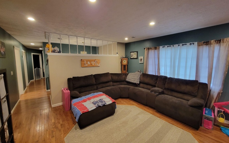 1810 Bunker Avenue, Fairmont, West Virginia 26554, 3 Bedrooms Bedrooms, 7 Rooms Rooms,2 BathroomsBathrooms,Single Family Detached,For Sale,Bunker,10163389