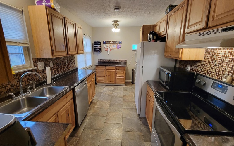 1810 Bunker Avenue, Fairmont, West Virginia 26554, 3 Bedrooms Bedrooms, 7 Rooms Rooms,2 BathroomsBathrooms,Single Family Detached,For Sale,Bunker,10163389