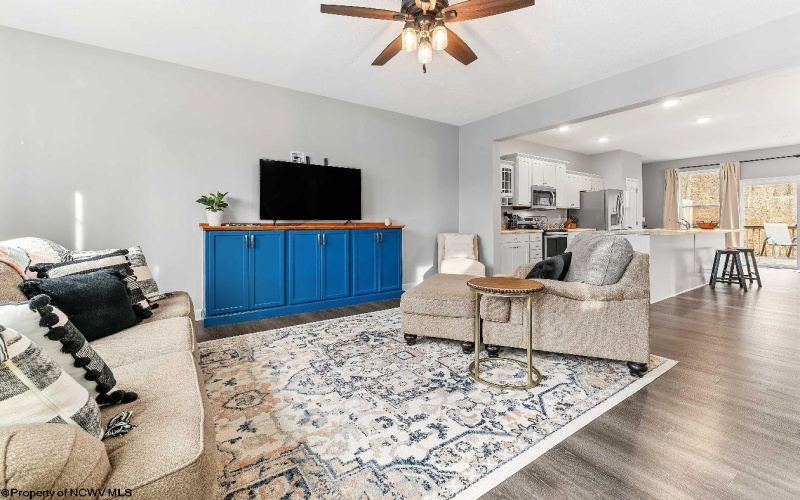 415 Turquoise Lane, Morgantown, West Virginia 26508, 3 Bedrooms Bedrooms, 7 Rooms Rooms,3 BathroomsBathrooms,Single Family Attached,For Sale,Turquoise,10163388